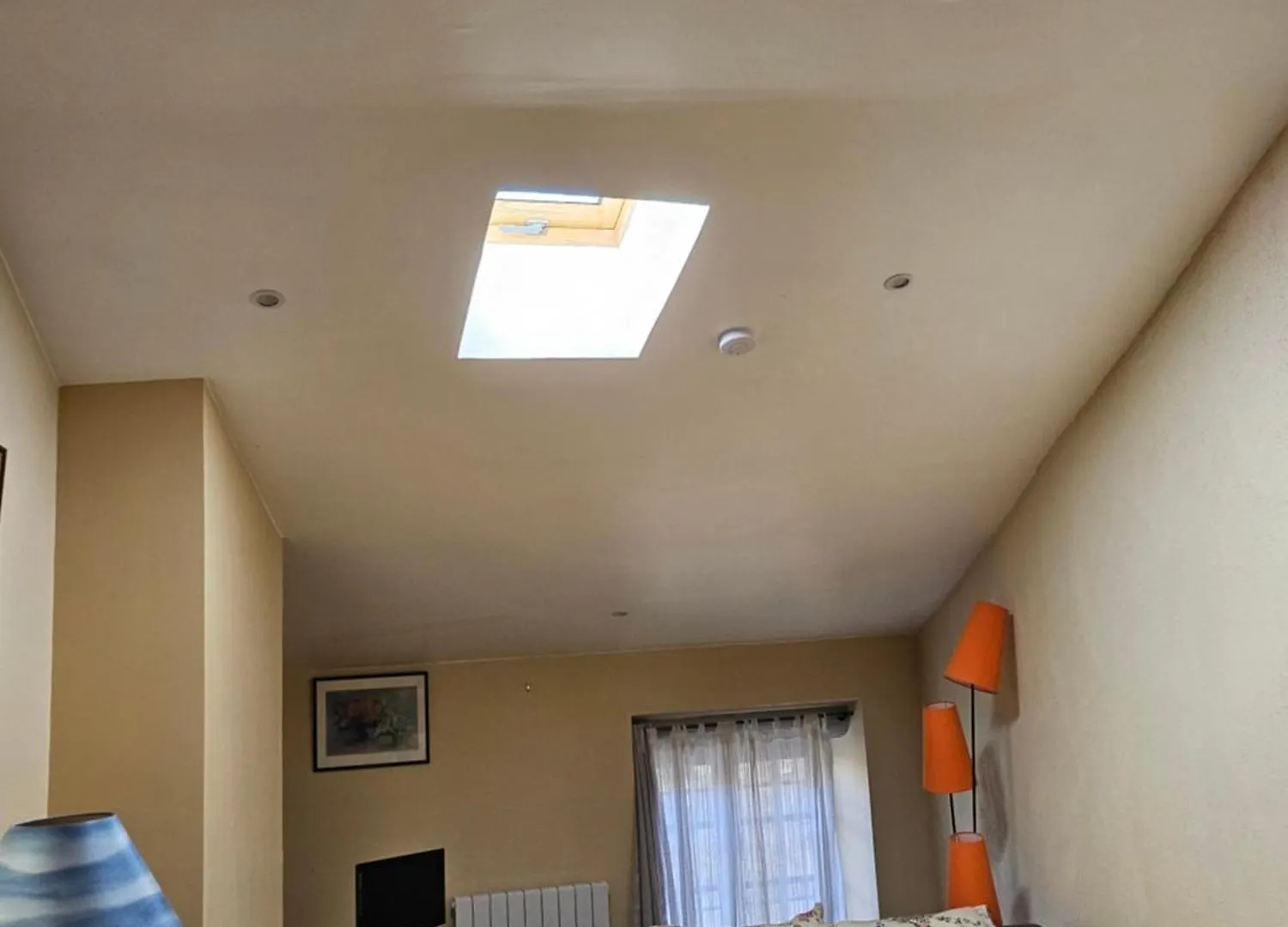 La Petite Maison Céreste 0*,  Francia