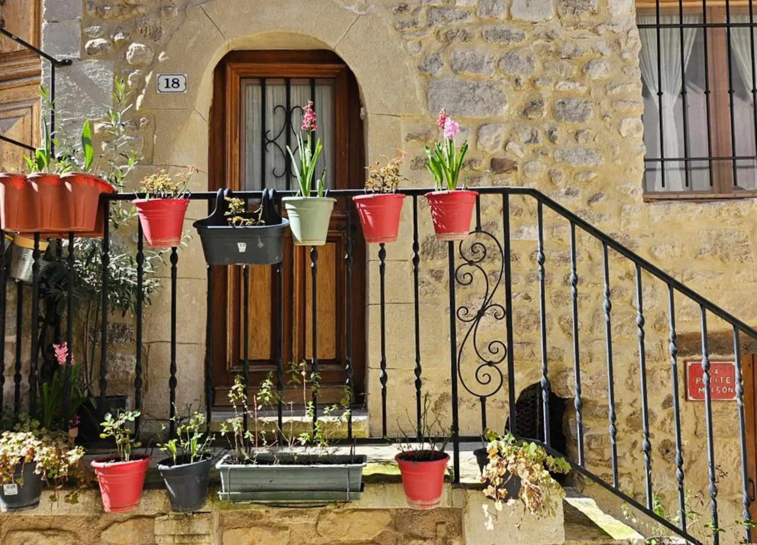 La Petite Maison Cereste