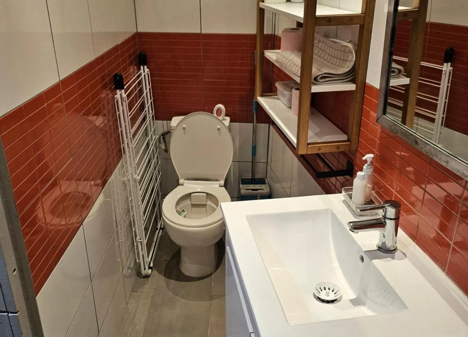 La Petite Maison Cereste France